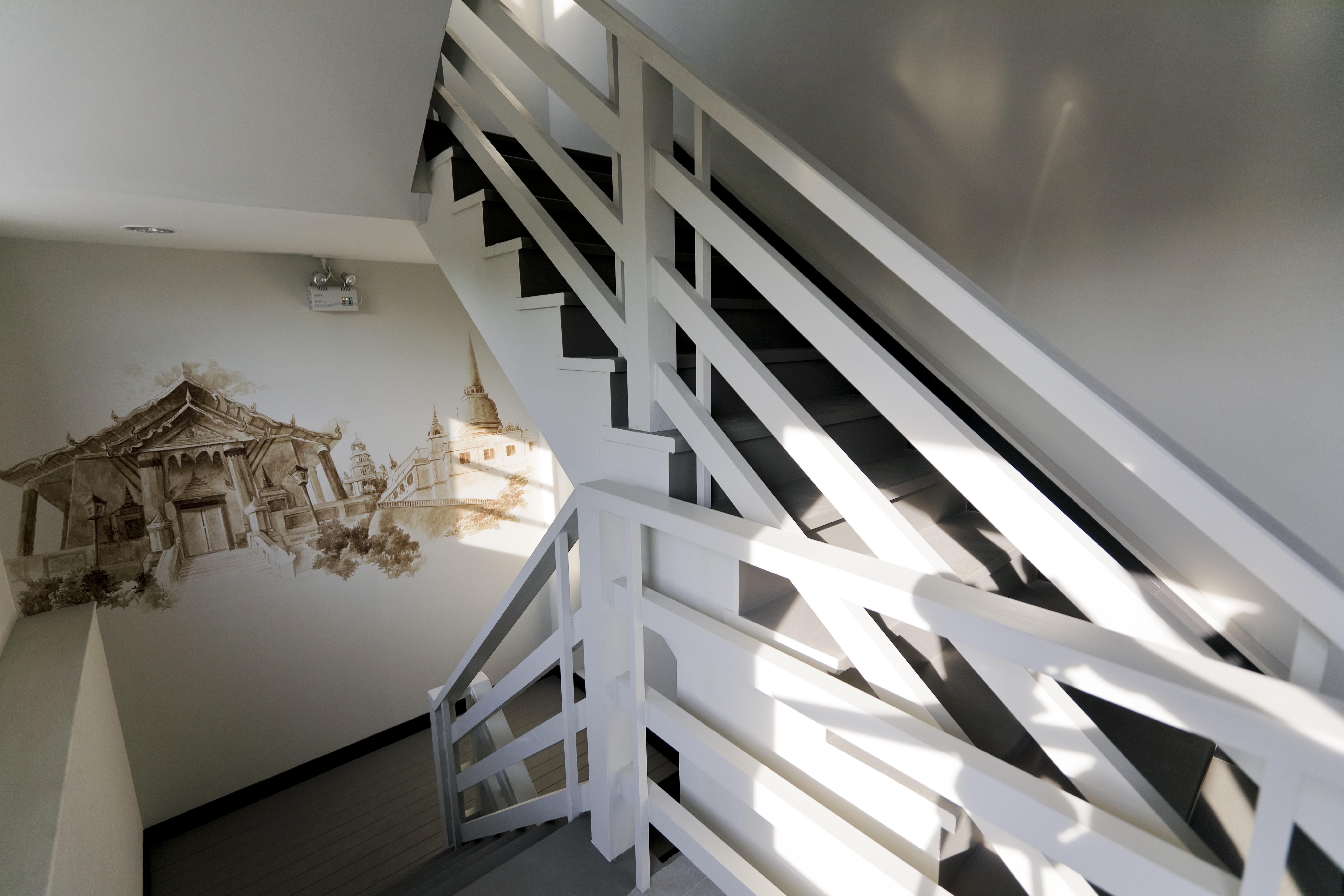 The Raweekanlaya Банкок Екстериор снимка Interior of the building