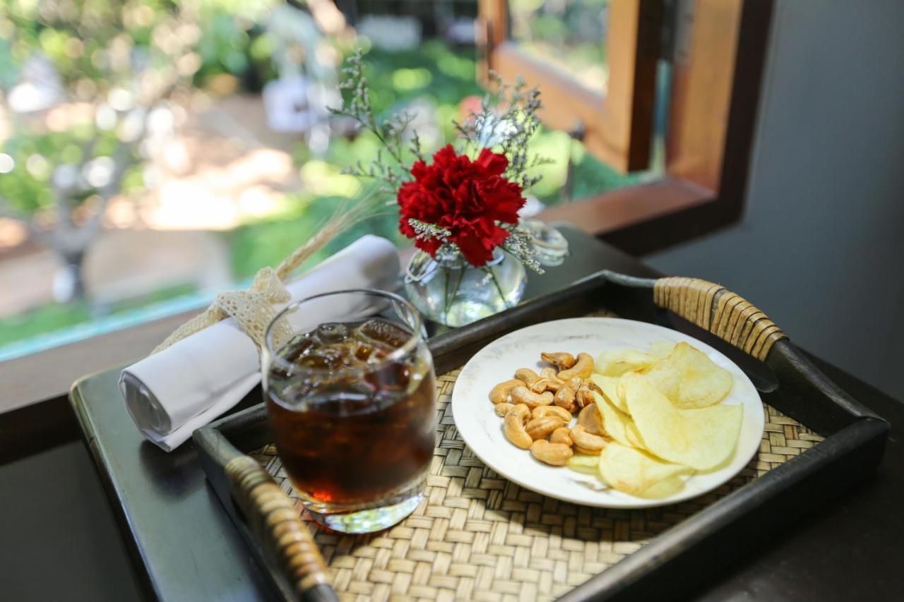 The Raweekanlaya Банкок Екстериор снимка A glass of Oolong tea